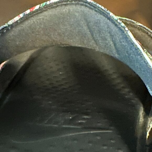 Nike Women's Benassi Duo Ultra Slide Sandals - Picture 8 of 8